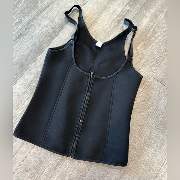 LAST PRICE🍒🤍 Waist trainer corset vest shapewear slimming body ✨ - Picture 3 of 7